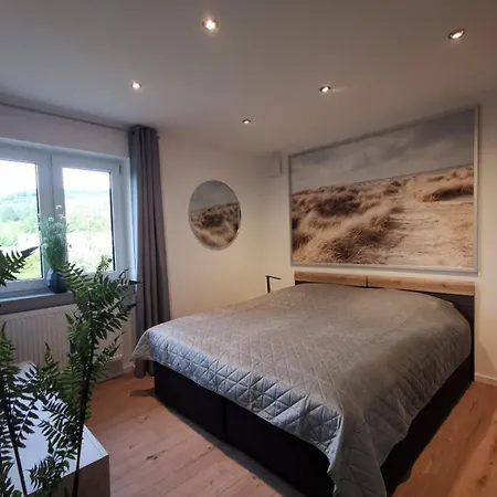 Apartment Modernes Stilvoll Eingerichtetes Rosrath